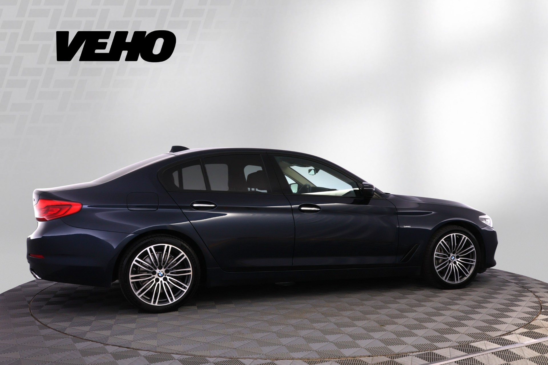BMW 540 2018, kuva 6/39