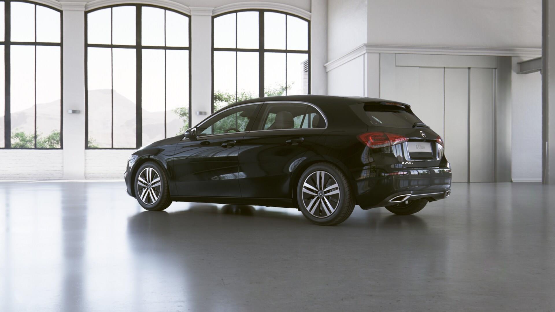 Mercedes-Benz A 250 e A Business 2022, photo 3/11