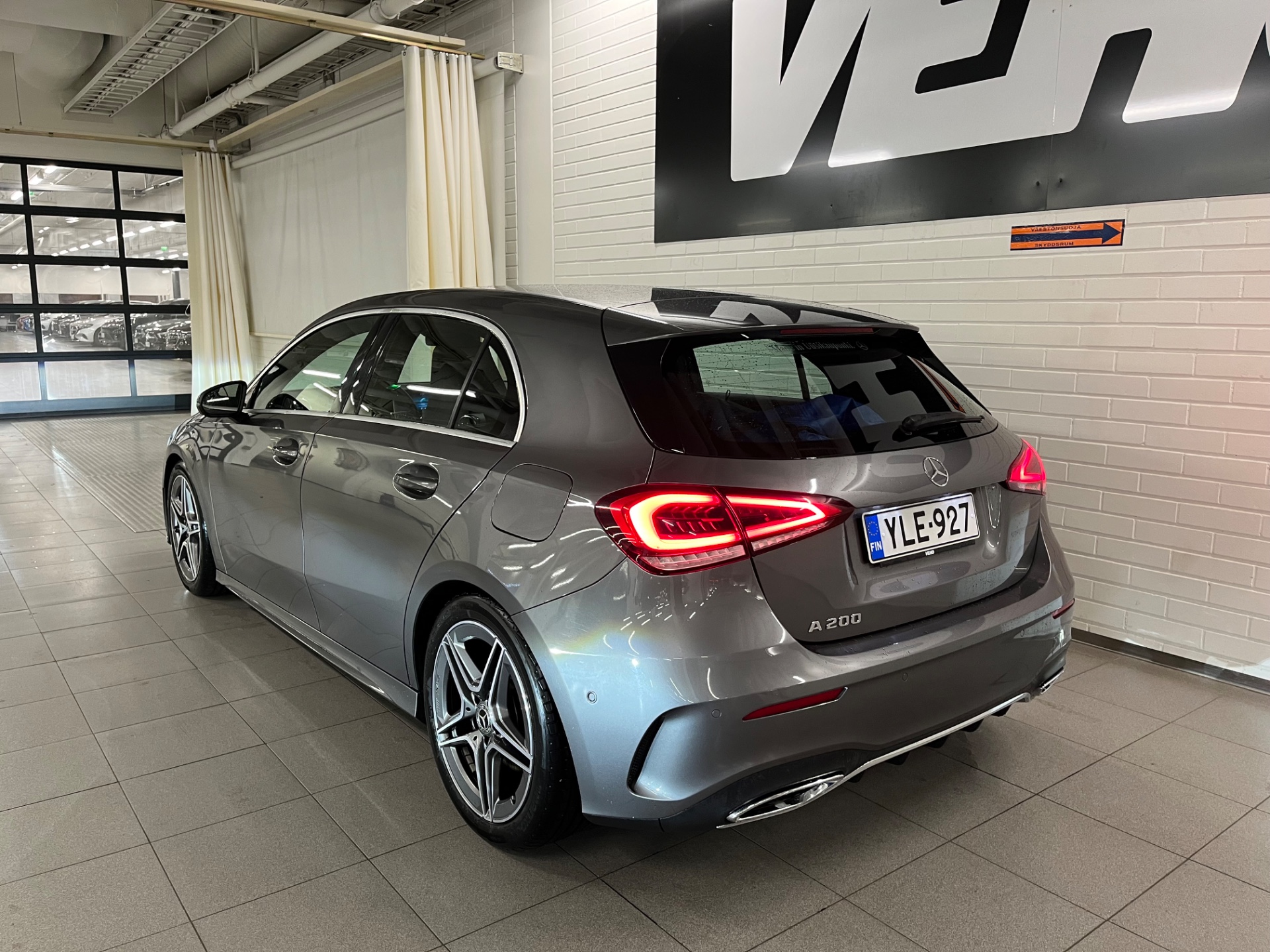 Mercedes-Benz A 200 A Business AMG 2019, kuva 2/6