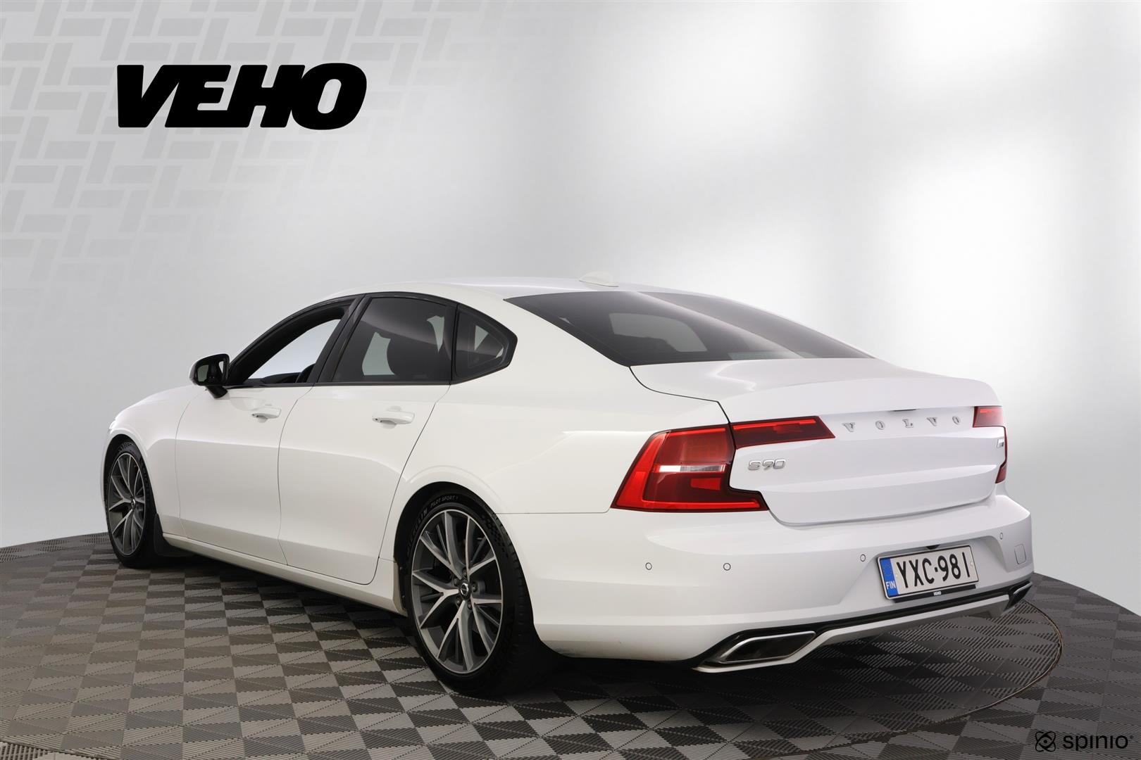 Volvo S90 D4 AWD R-Design aut 2018, kuva 3/33