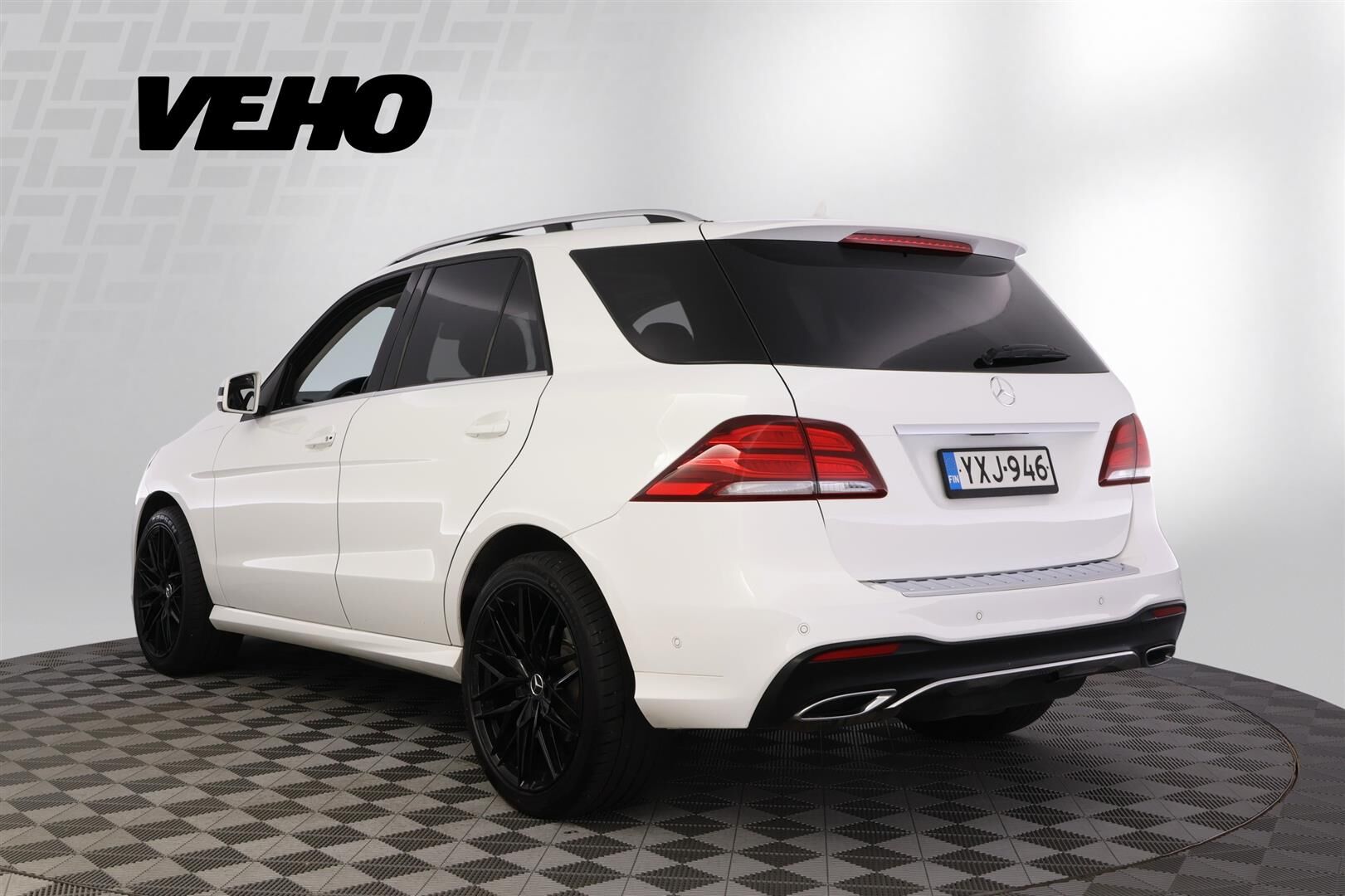 Mercedes-Benz GLE 2015, kuva 3/38