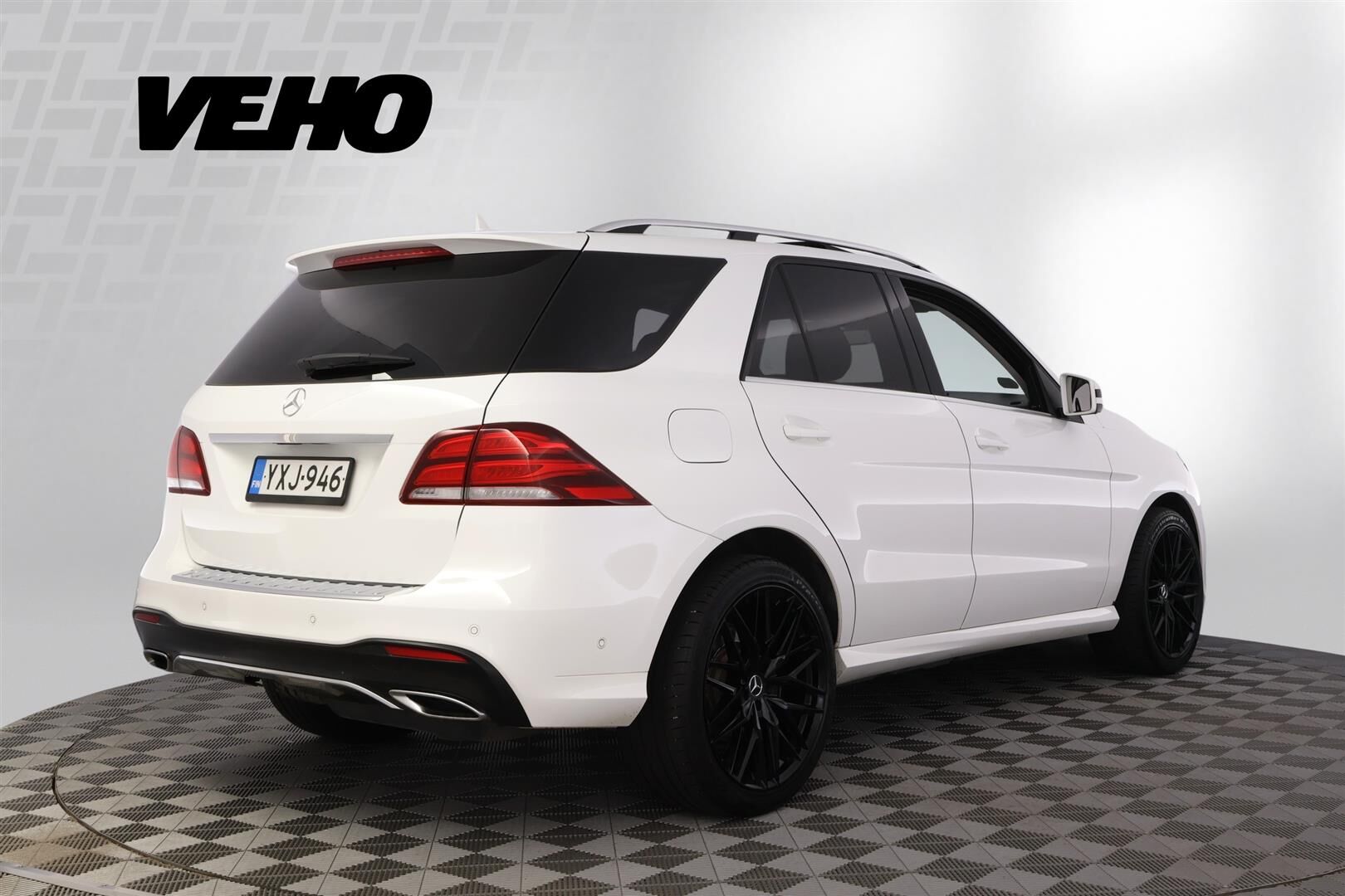 Mercedes-Benz GLE 2015, kuva 5/38