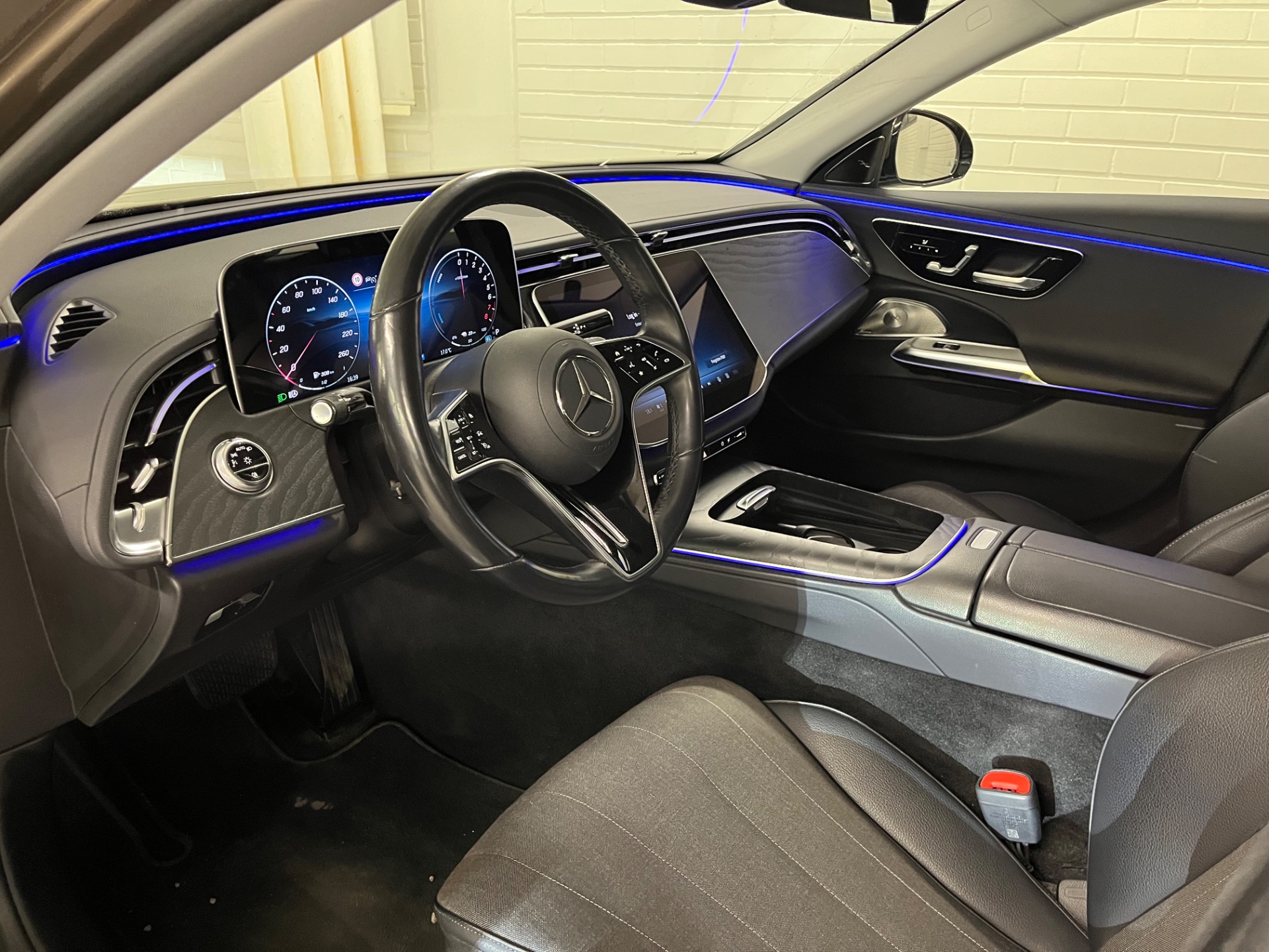 Mercedes-Benz E 300 e 4MATIC A Premium 2024, photo 5/6