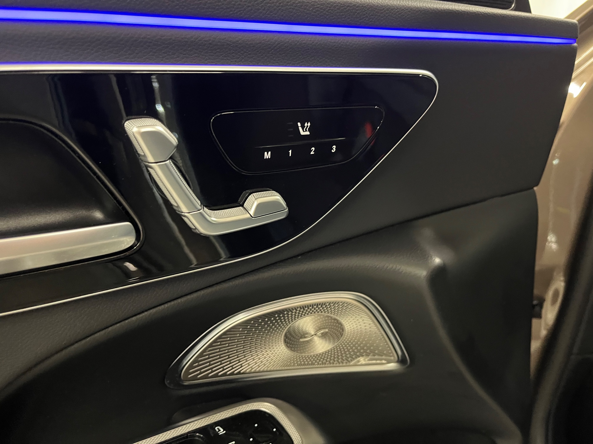 Mercedes-Benz E 300 e 4MATIC A Premium 2024, photo 4/6