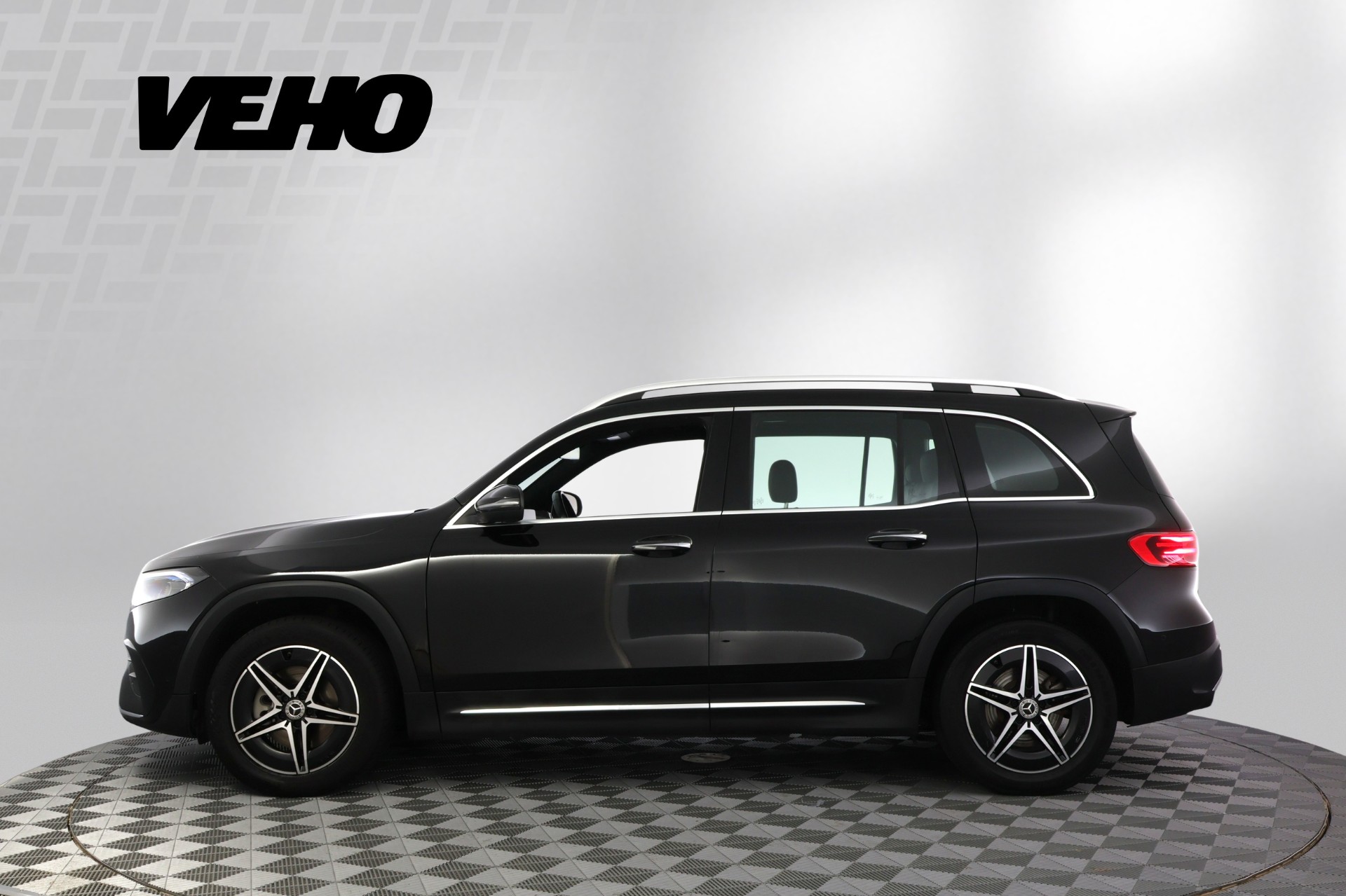 Mercedes-Benz EQB 300 4MATIC AMG Line 2024, kuva 2/28