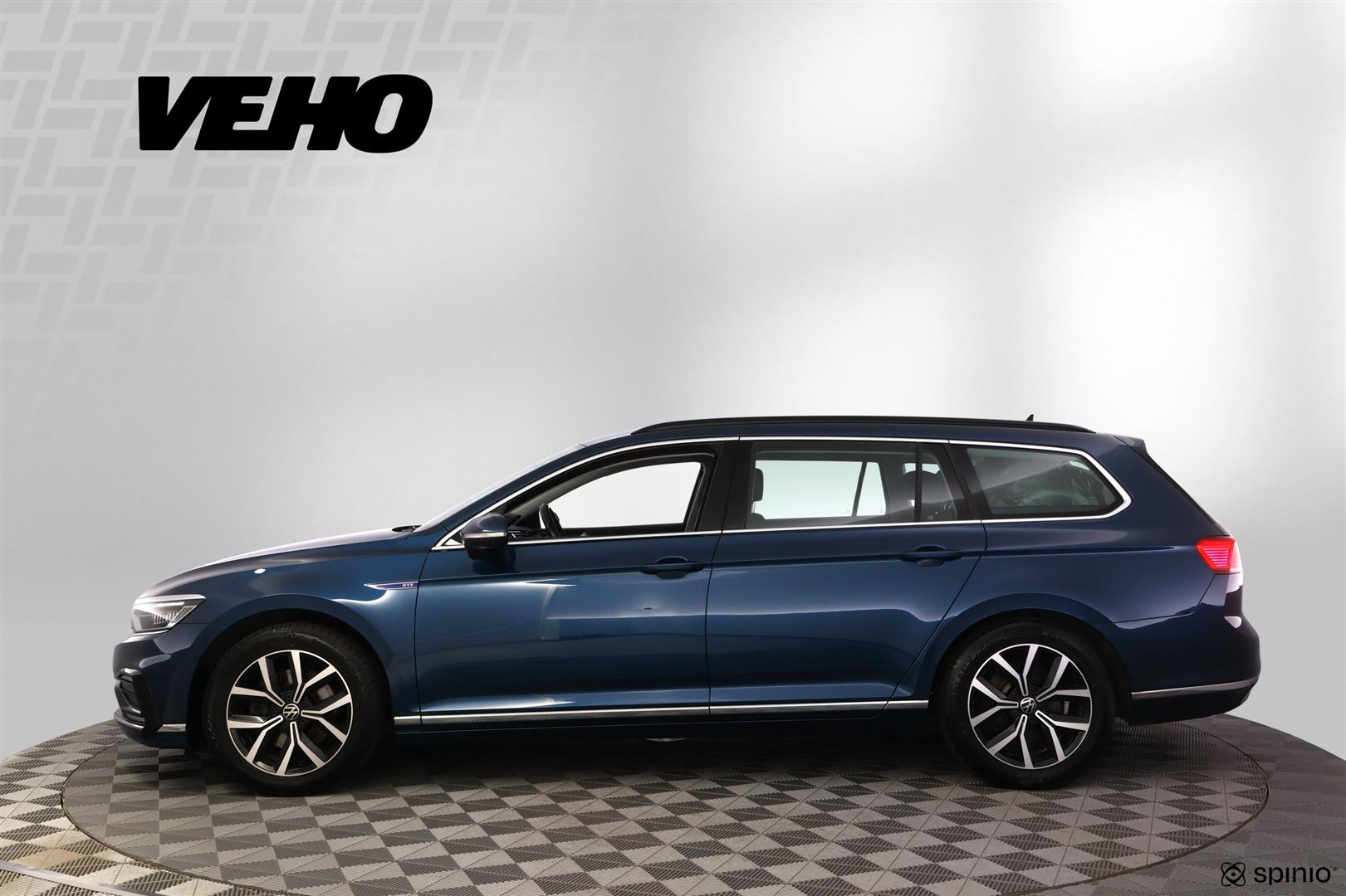 Volkswagen Passat 2021, photo 2/35