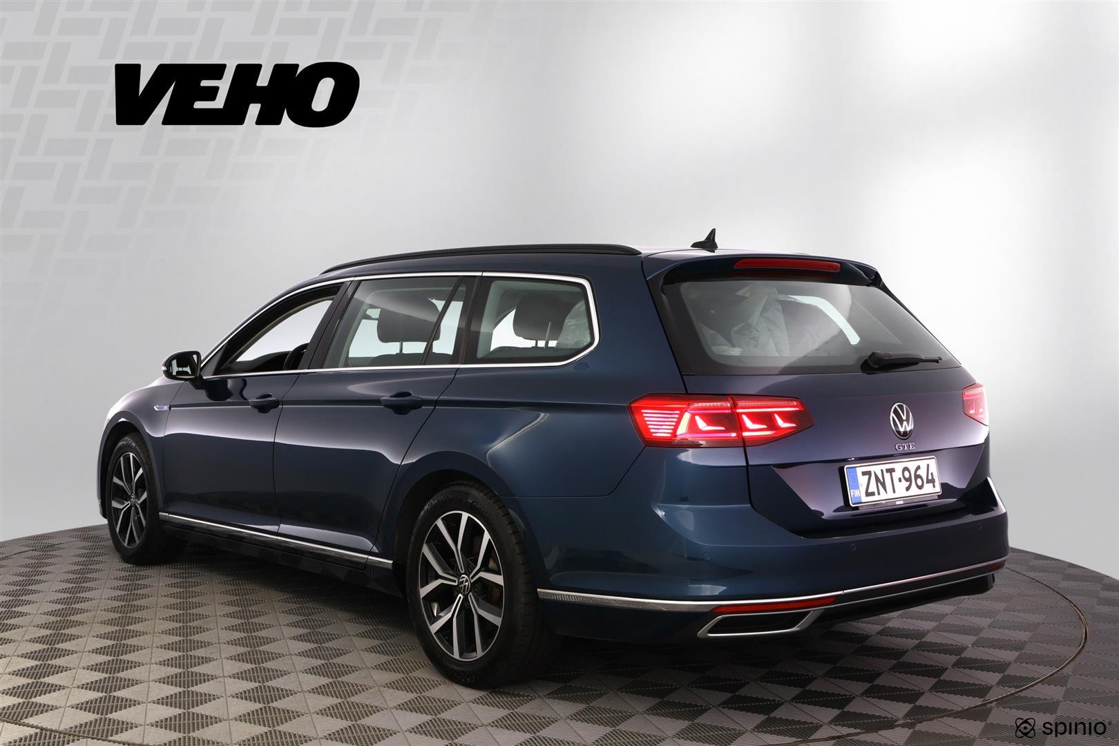 Volkswagen Passat 2021, photo 3/35