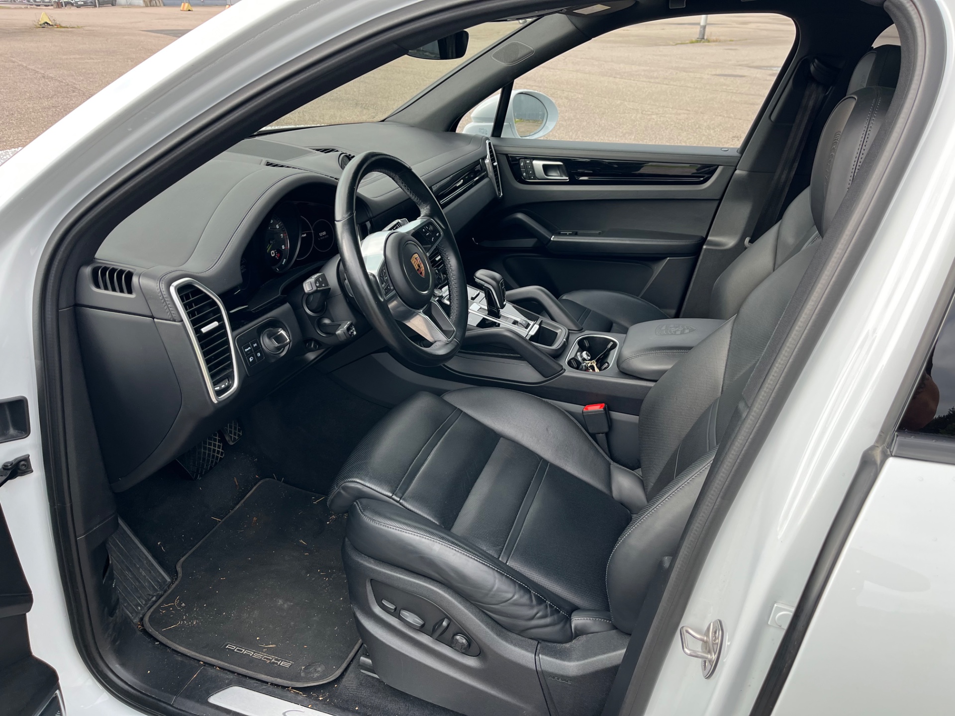 Porsche Cayenne 2022, kuva 3/3