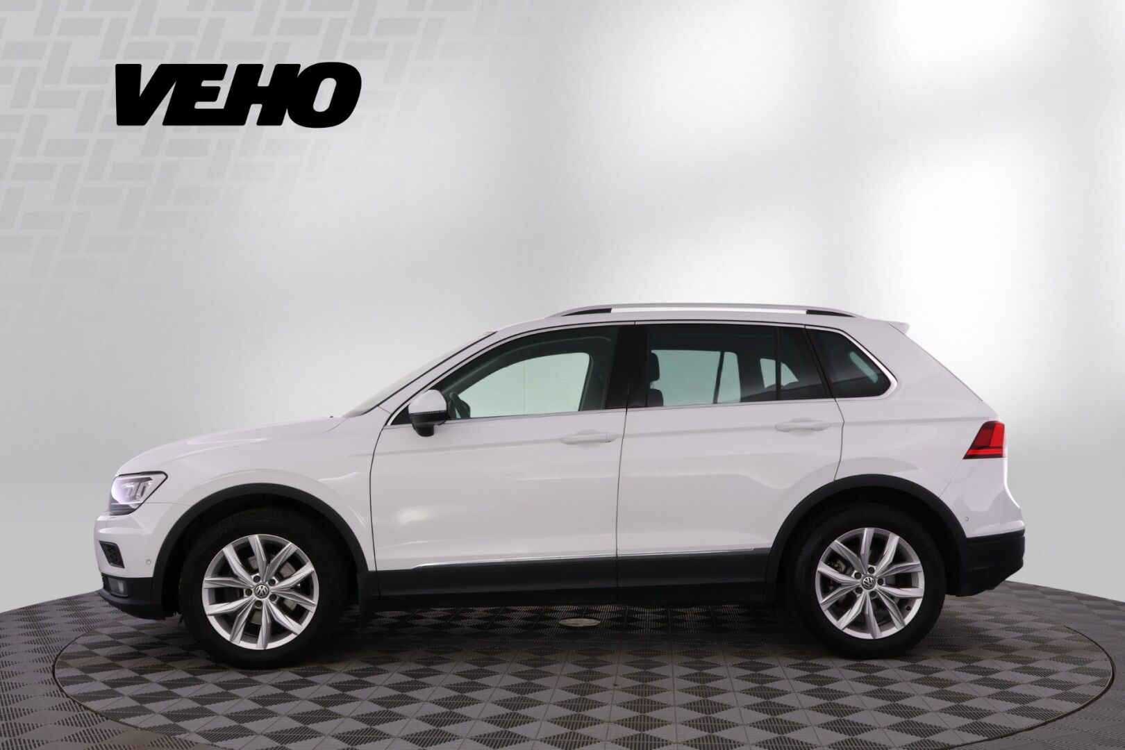 Volkswagen Tiguan 2018, bild 2/23