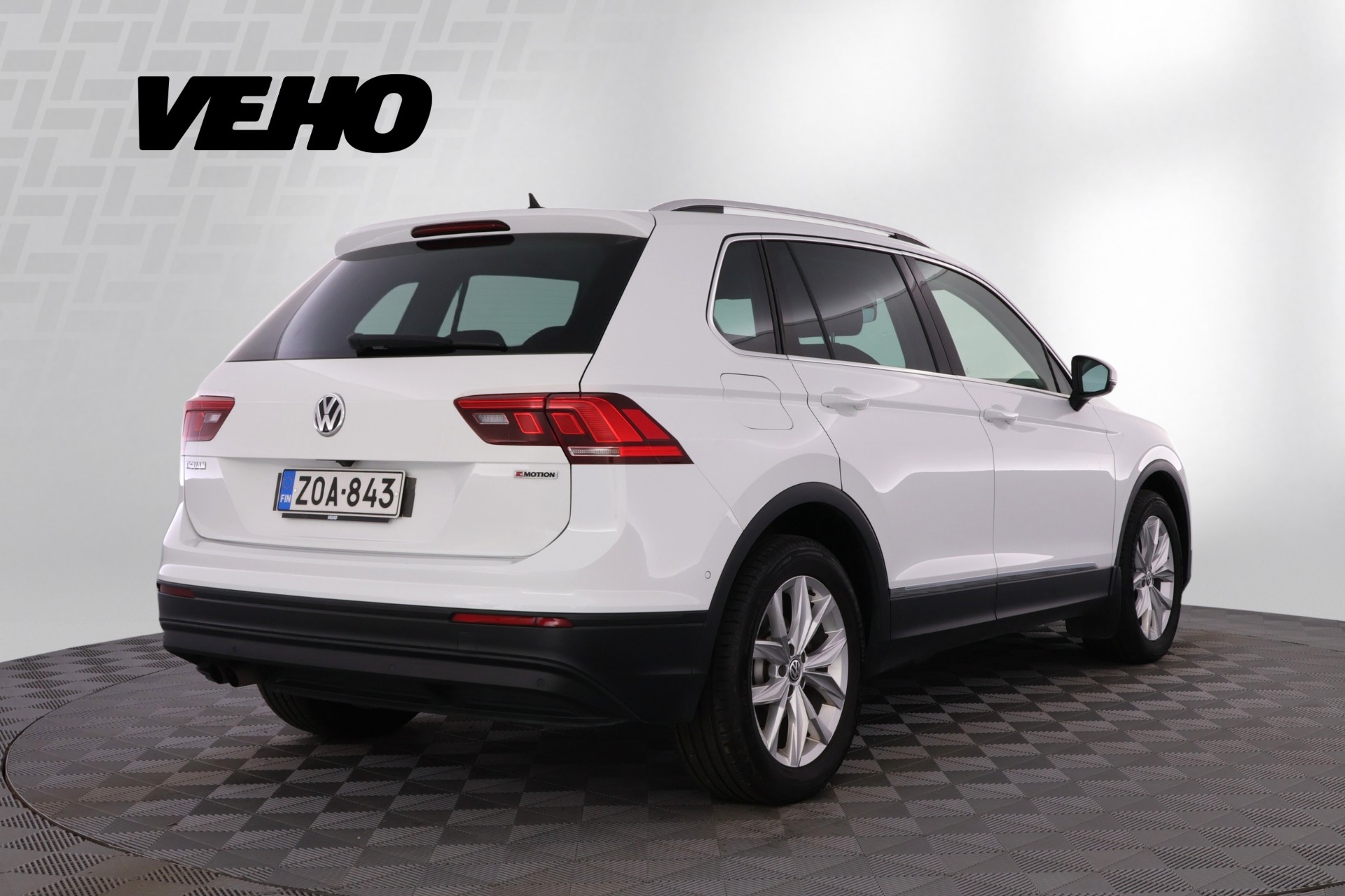 Volkswagen Tiguan 2018, photo 5/23