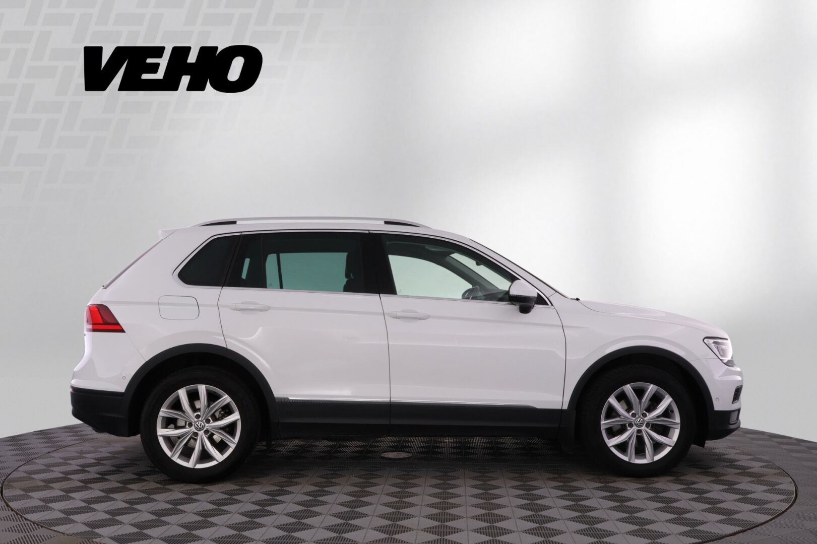 Volkswagen Tiguan 2018, bild 6/23