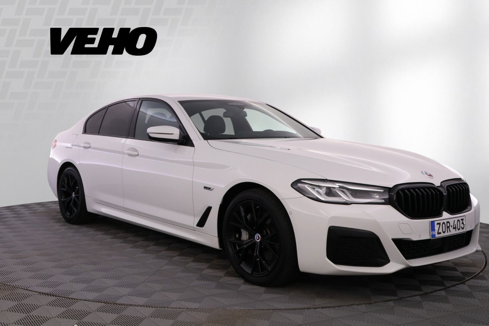 BMW 545 2022, bild 7/24