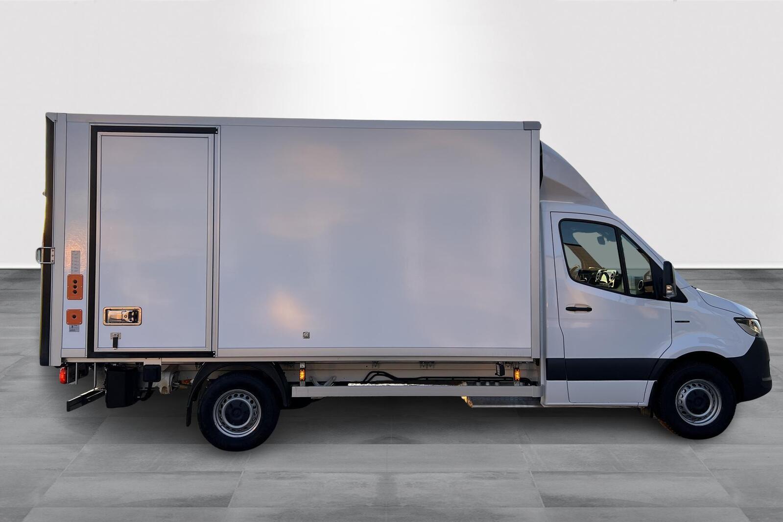 Mercedes-Benz Sprinter 2026, photo 6/19