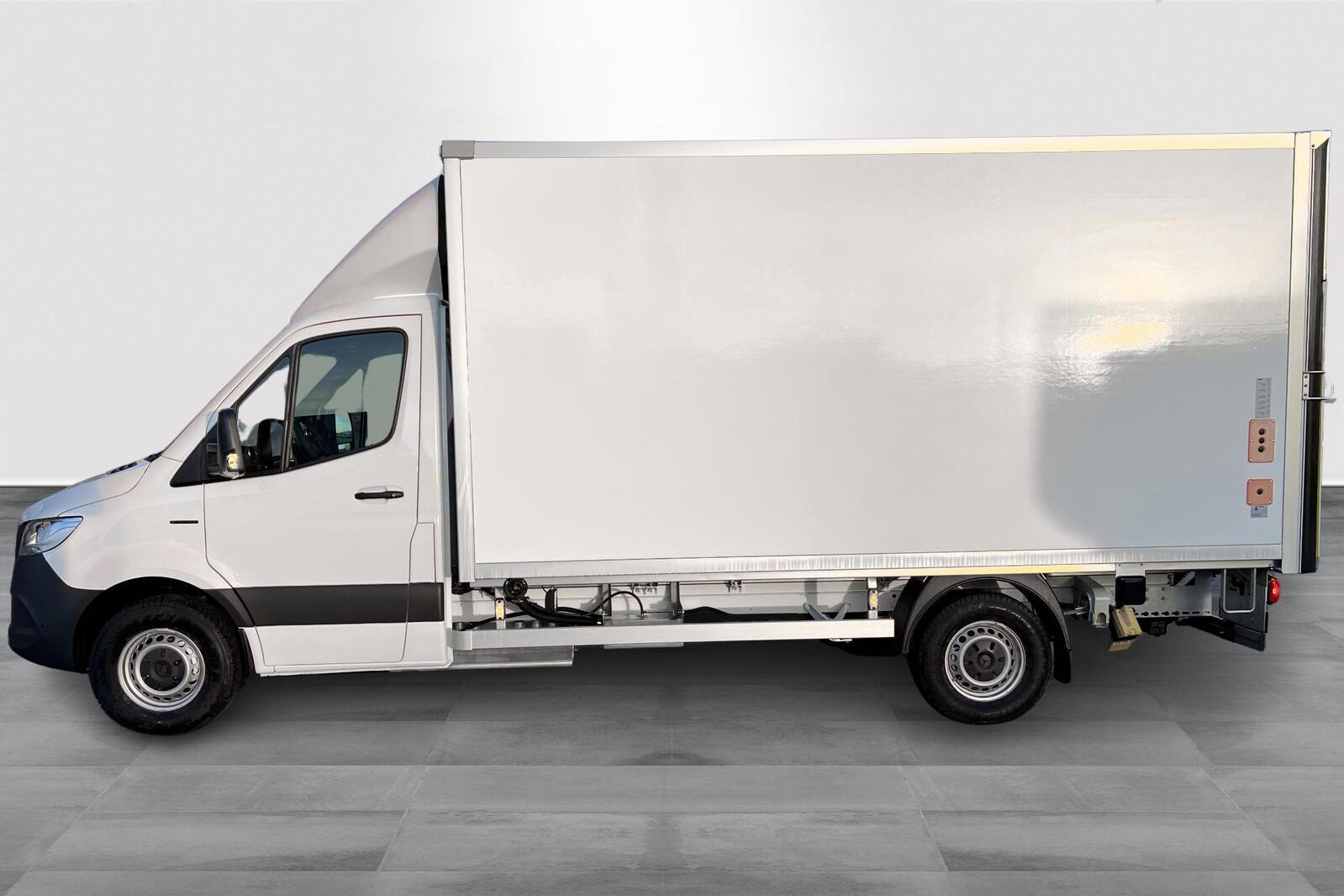 Mercedes-Benz Sprinter 2026, photo 2/19