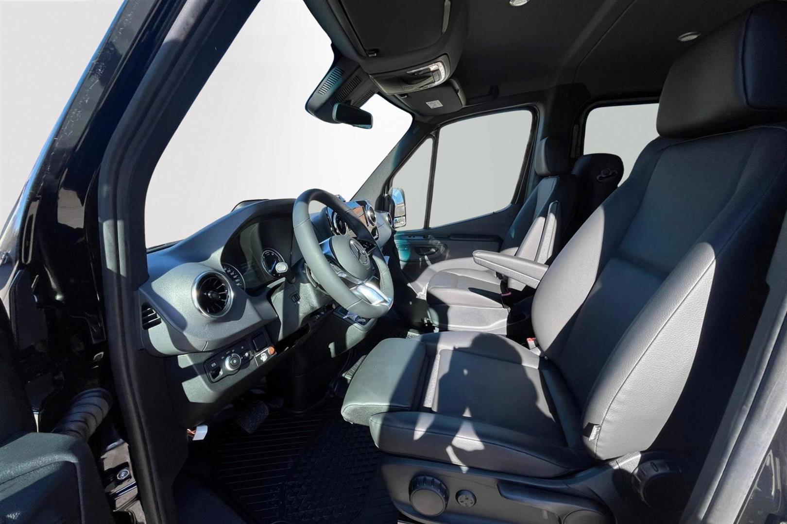 Mercedes-Benz Sprinter 2026, photo 7/10