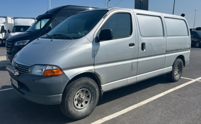 TOYOTA Hiace 2003