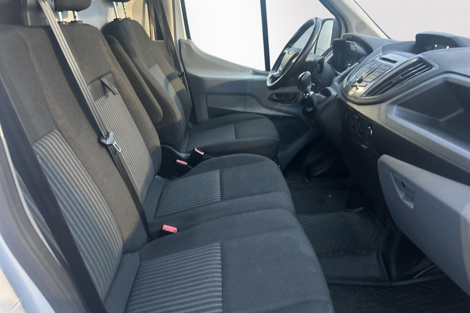 Ford Transit Van 350 2,0 TDCi 130 hv M6 2018, kuva 6/8