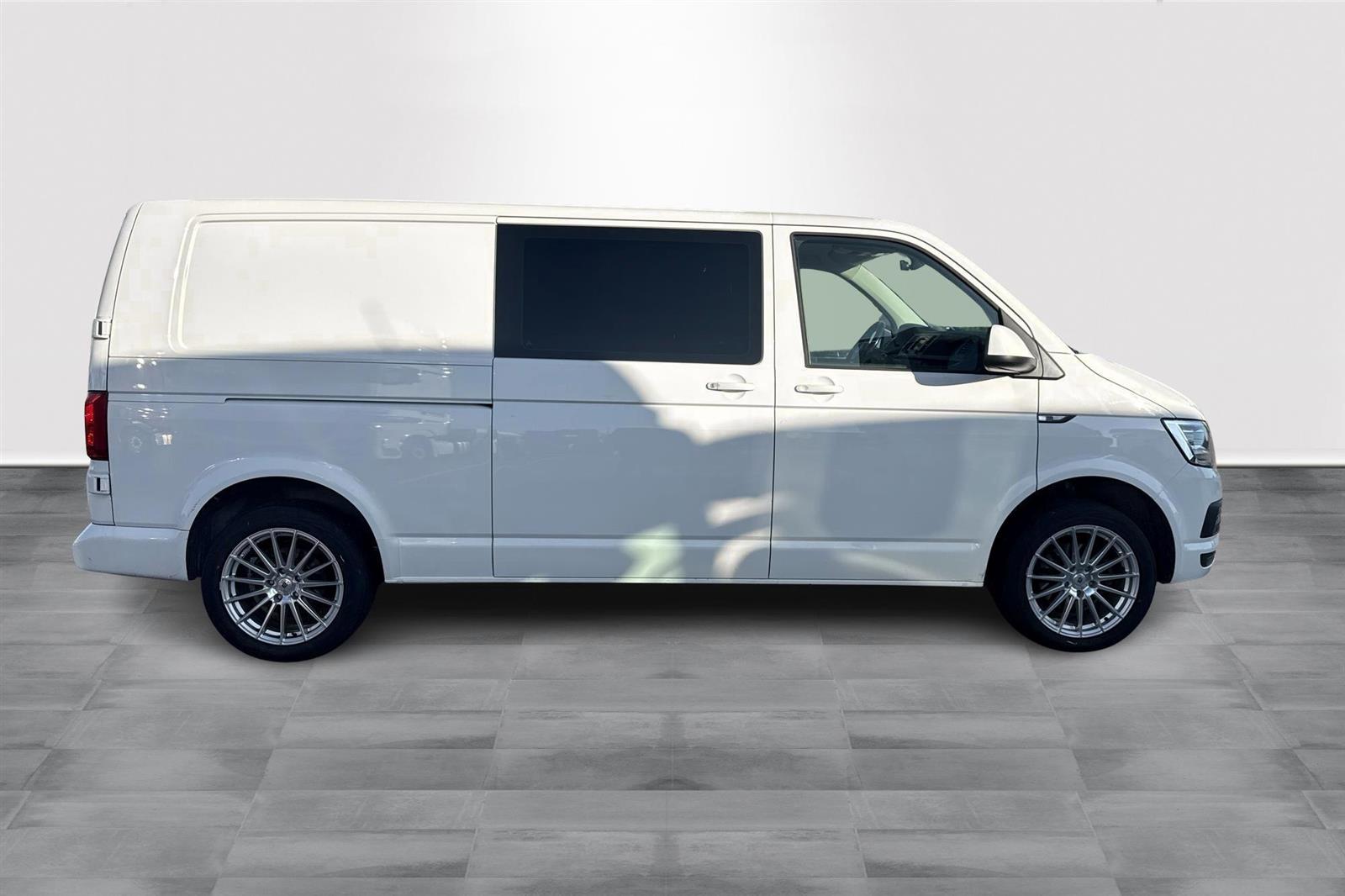 Volkswagen Transporter 2018, kuva 6/15