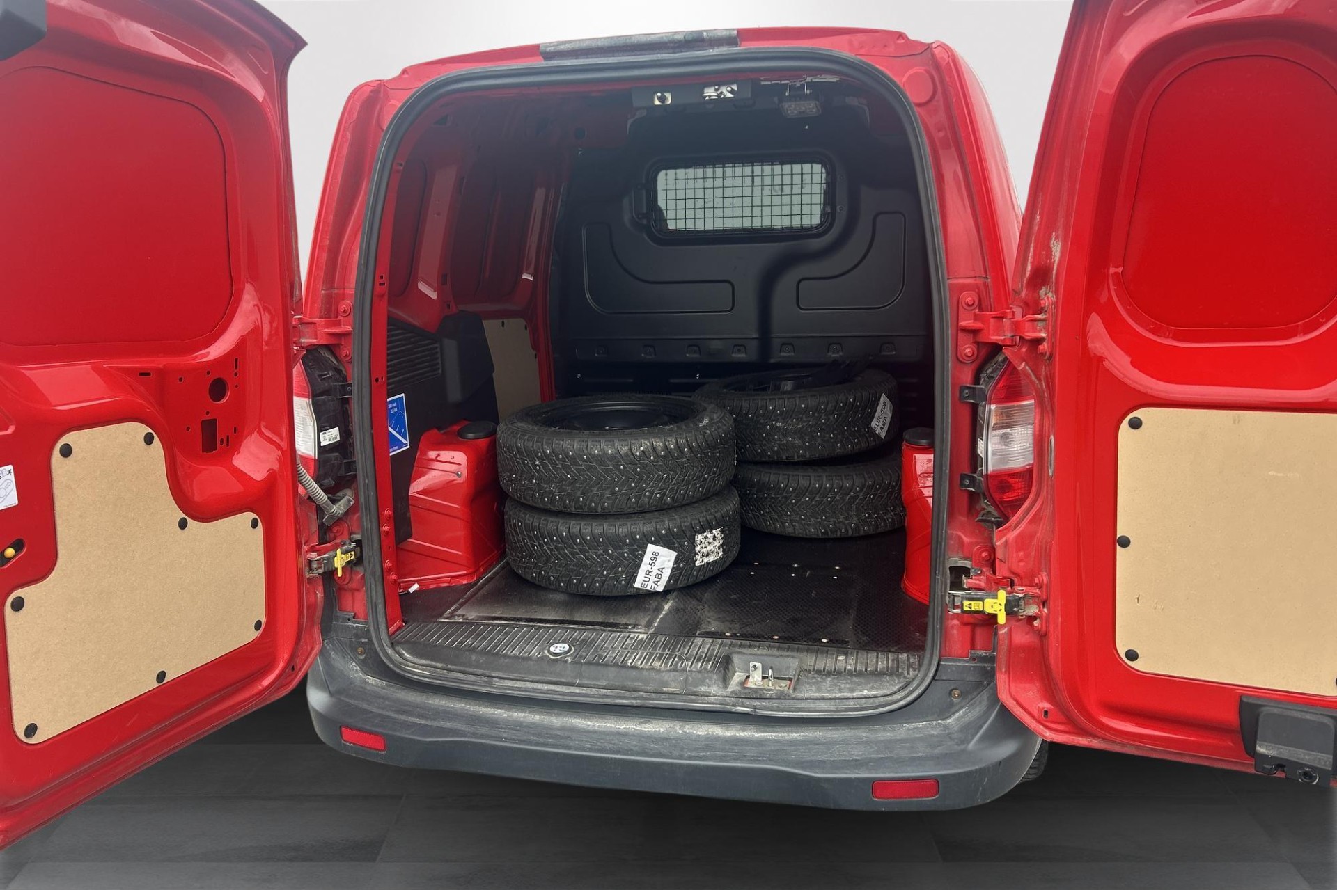 Ford Transit Courier 2023, kuva 7/9