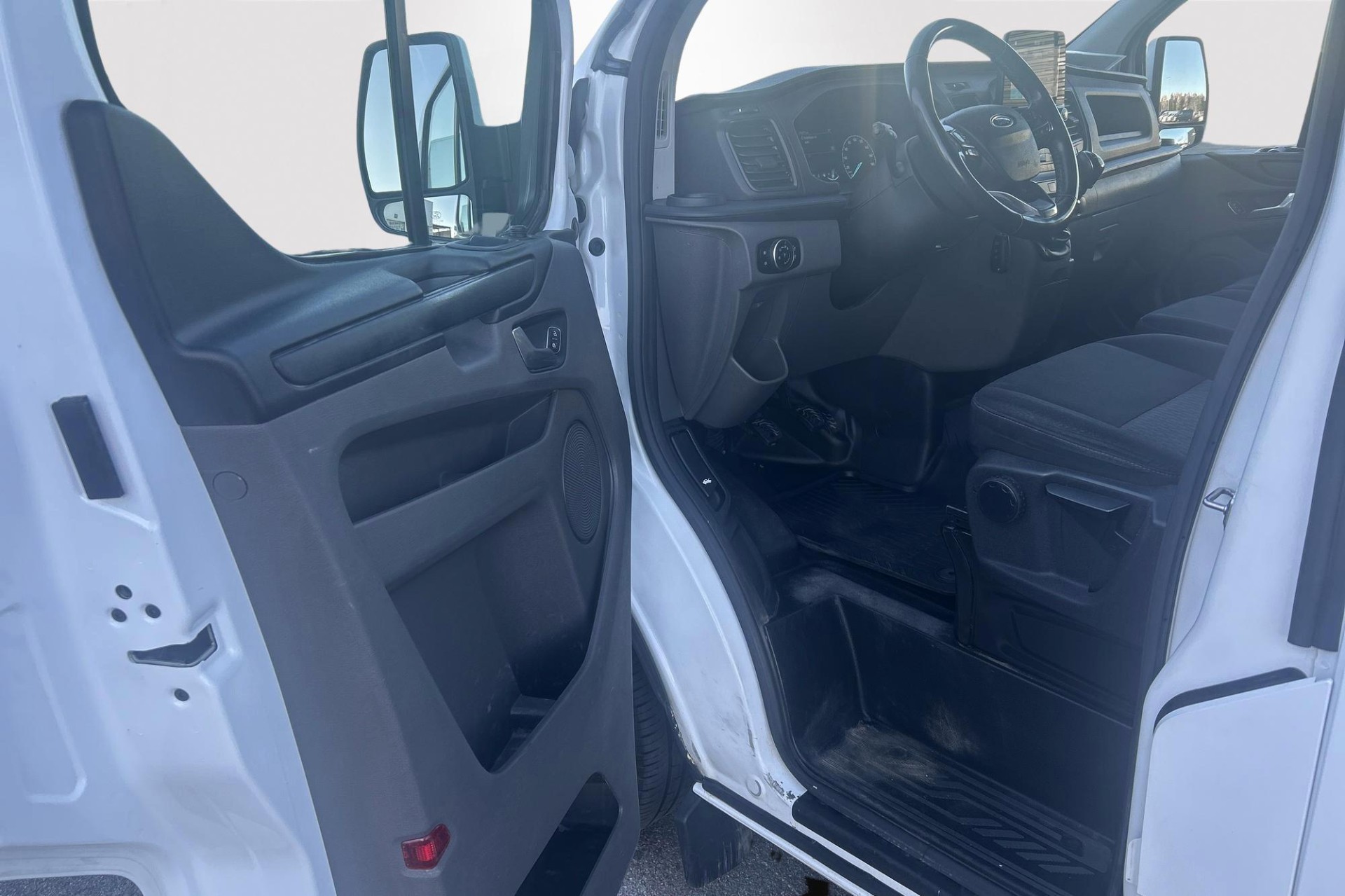 Ford Transit 2022, kuva 5/12