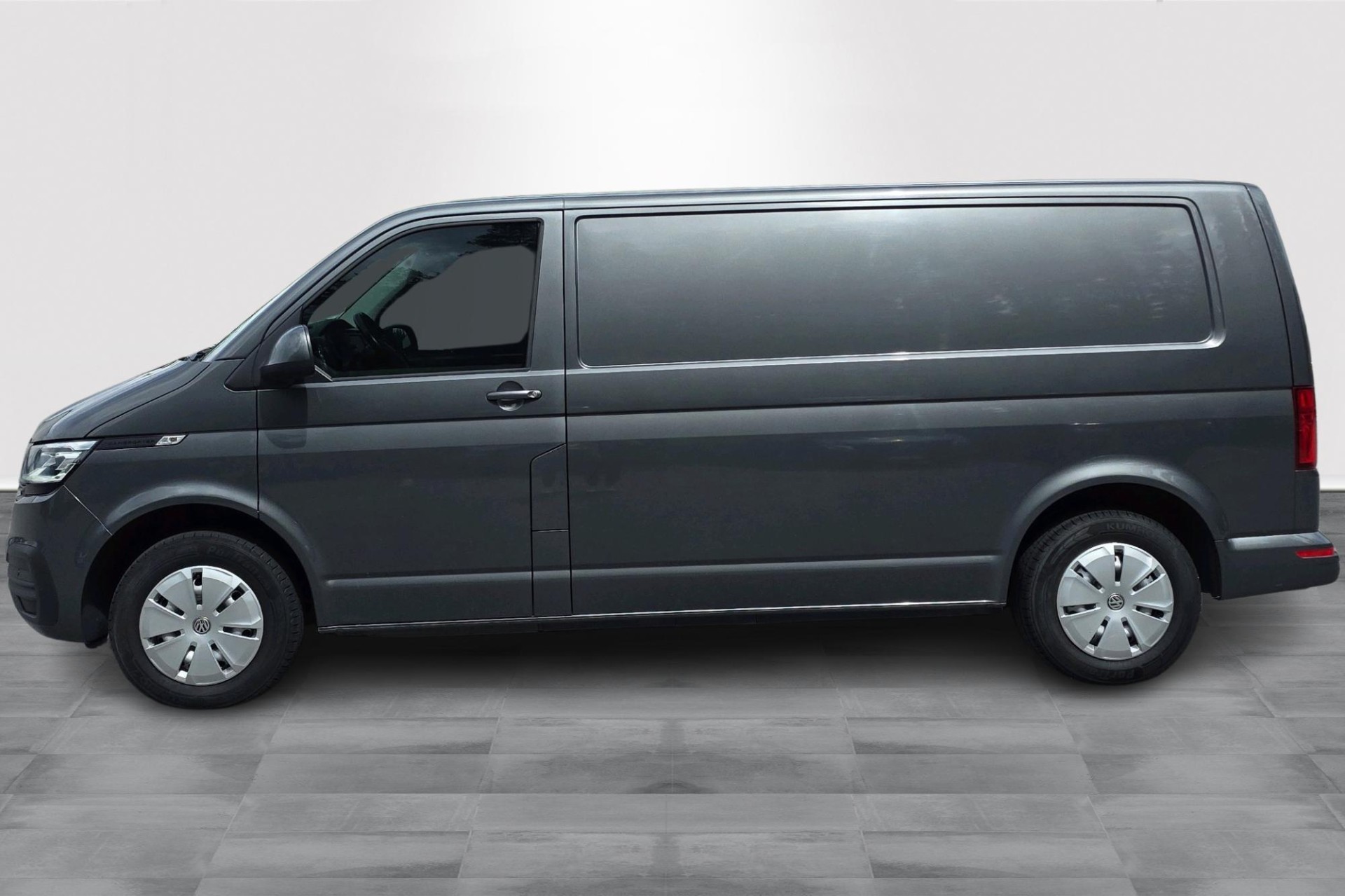 Volkswagen Transporter 2023, photo 2/18