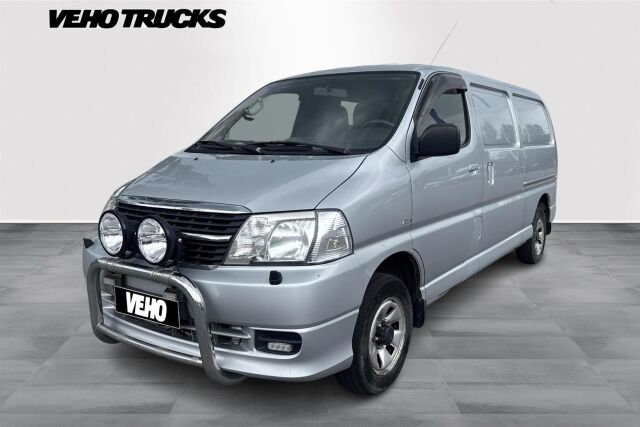 TOYOTA HIACE 2011