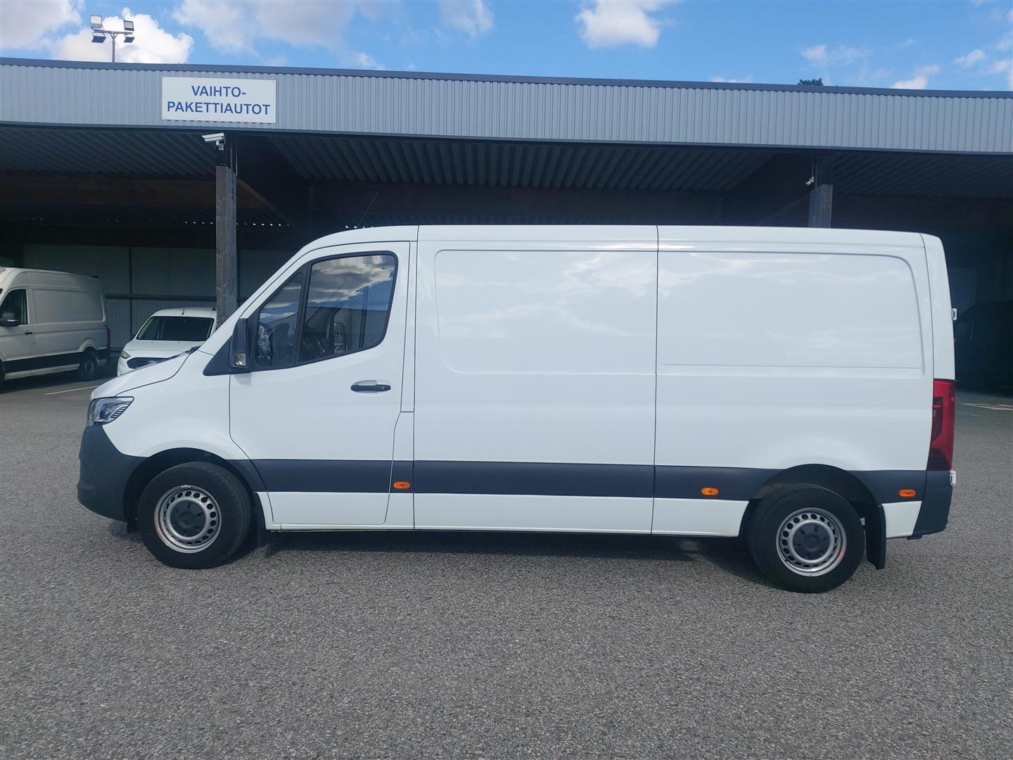 Mercedes-Benz Sprinter 2023, photo 2/18