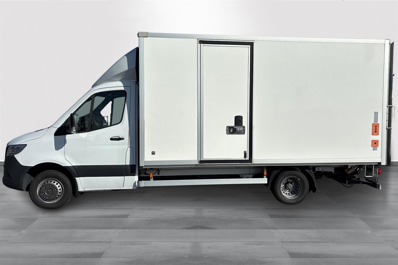 Mercedes-Benz Sprinter 2023, photo 2/11