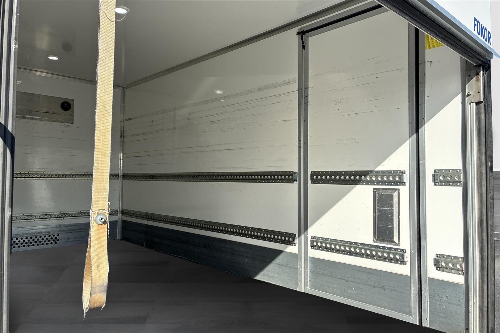Mercedes-Benz Sprinter 2023, photo 6/11