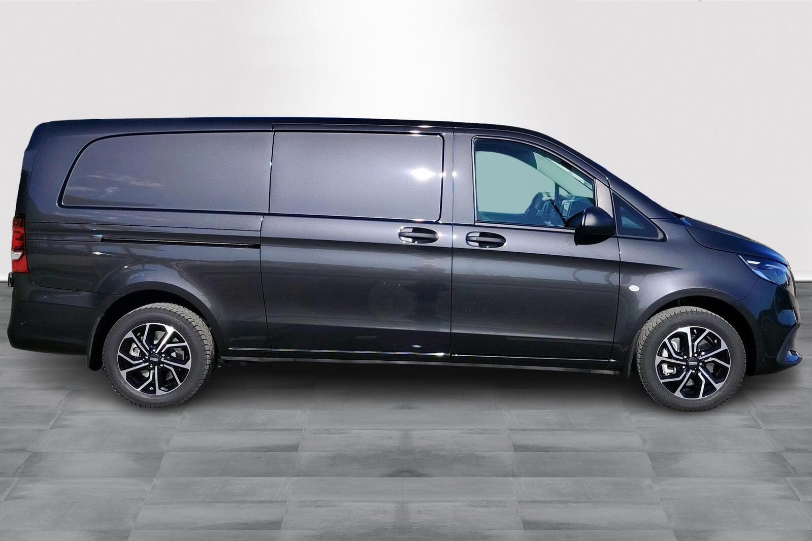 Mercedes-Benz Vito 2026, photo 4/19