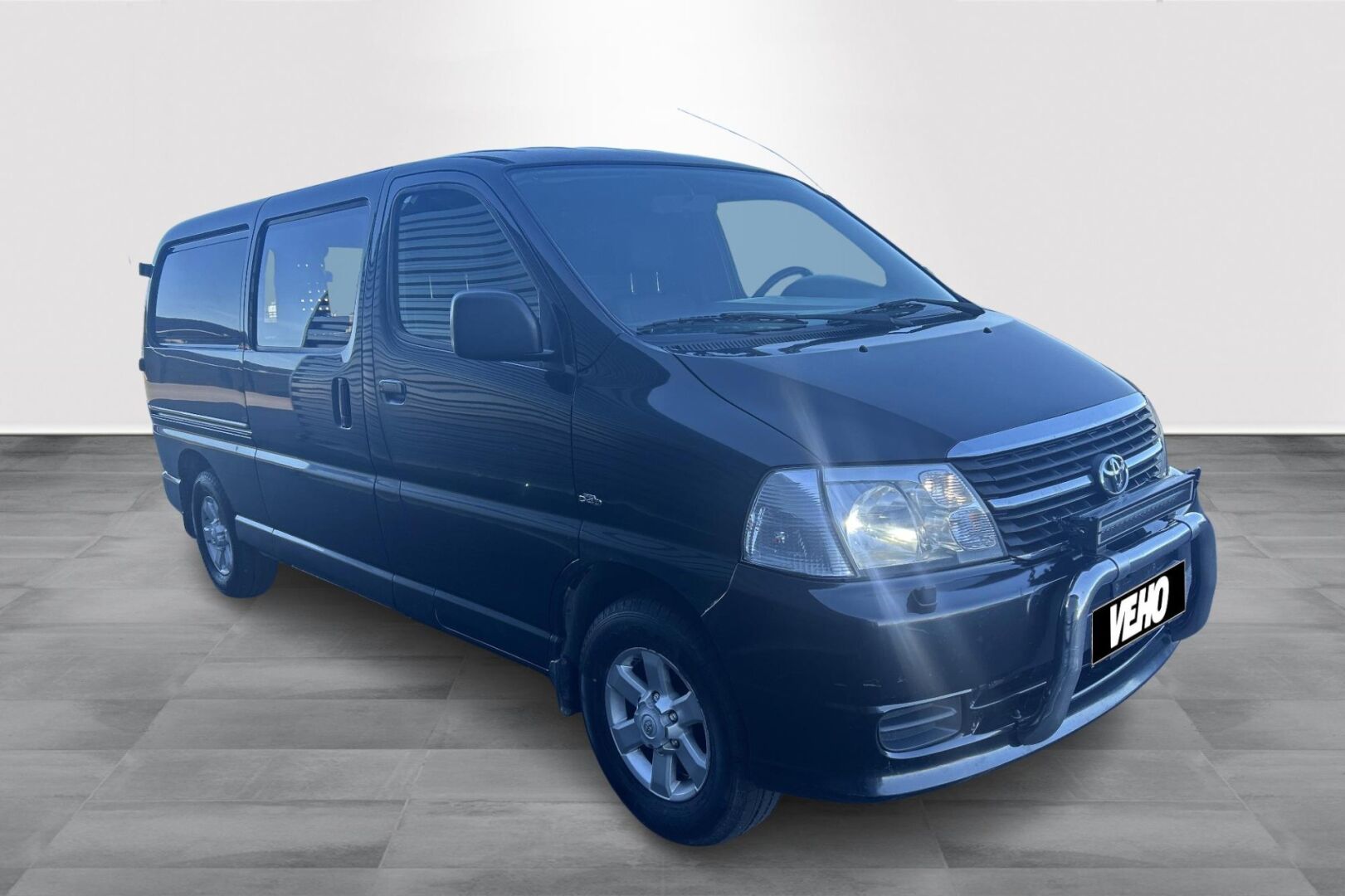 Toyota Hiace 2,5 D-4D 4WD 117 5ov pitkä 2011, bild 2/14