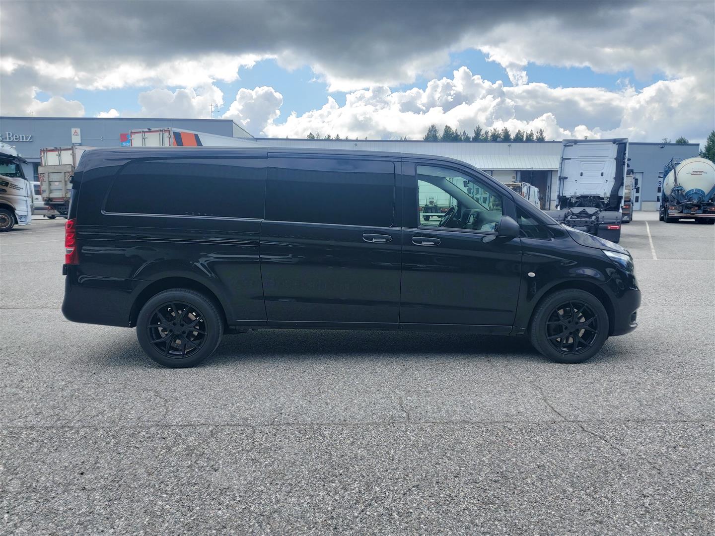 Mercedes-Benz Vito 2023, photo 6/21
