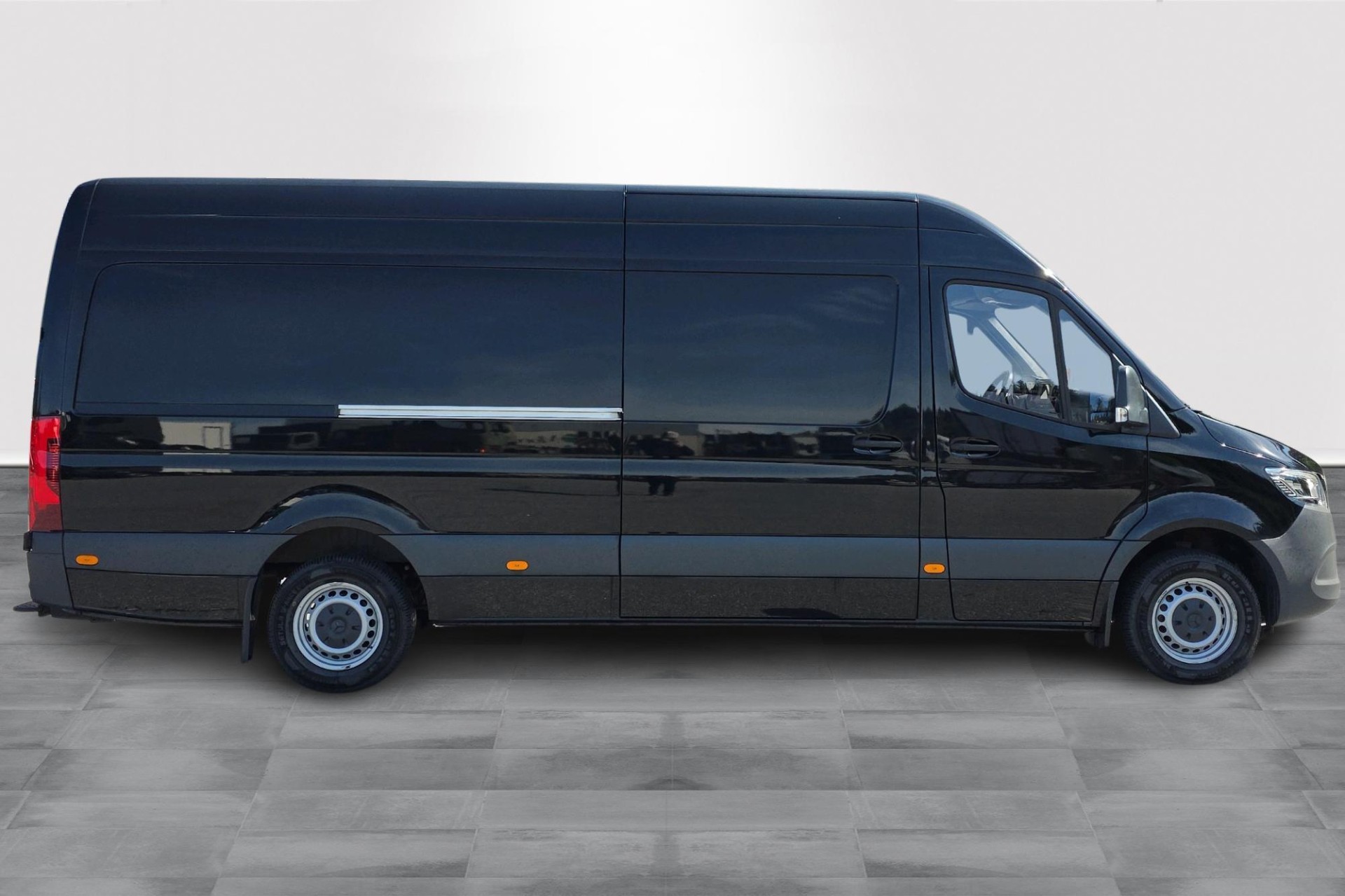 Mercedes-Benz Sprinter 2025, photo 4/17