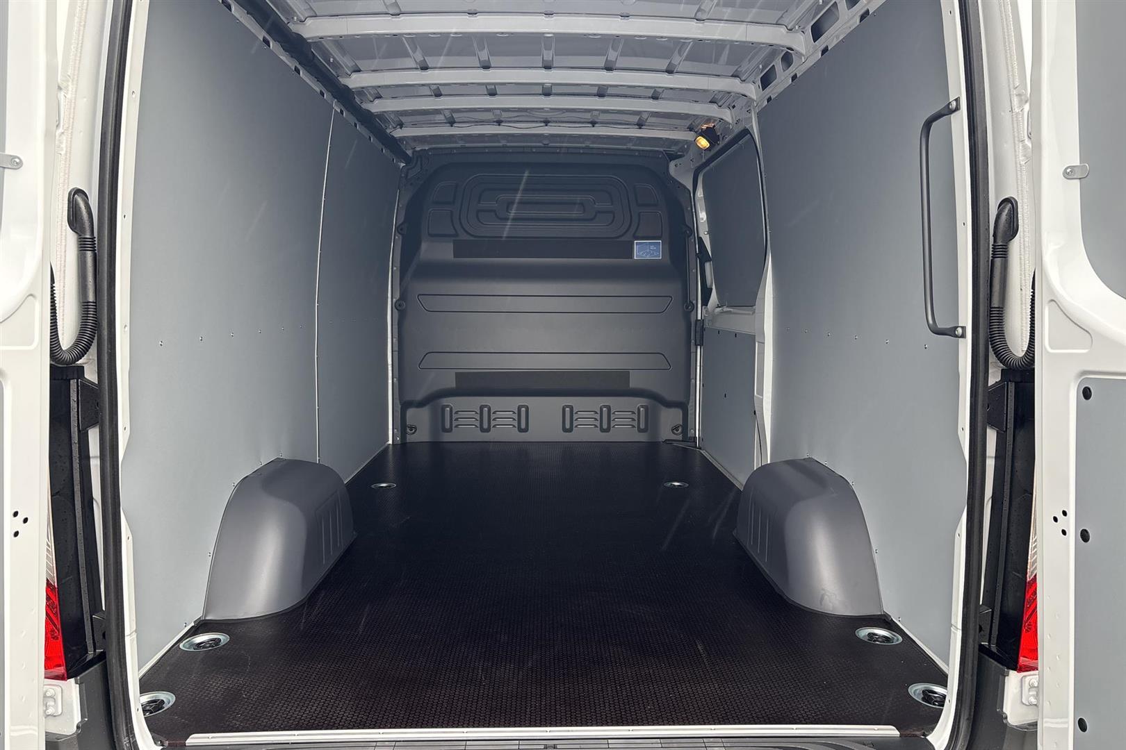 Mercedes-Benz Sprinter 2026, photo 4/9