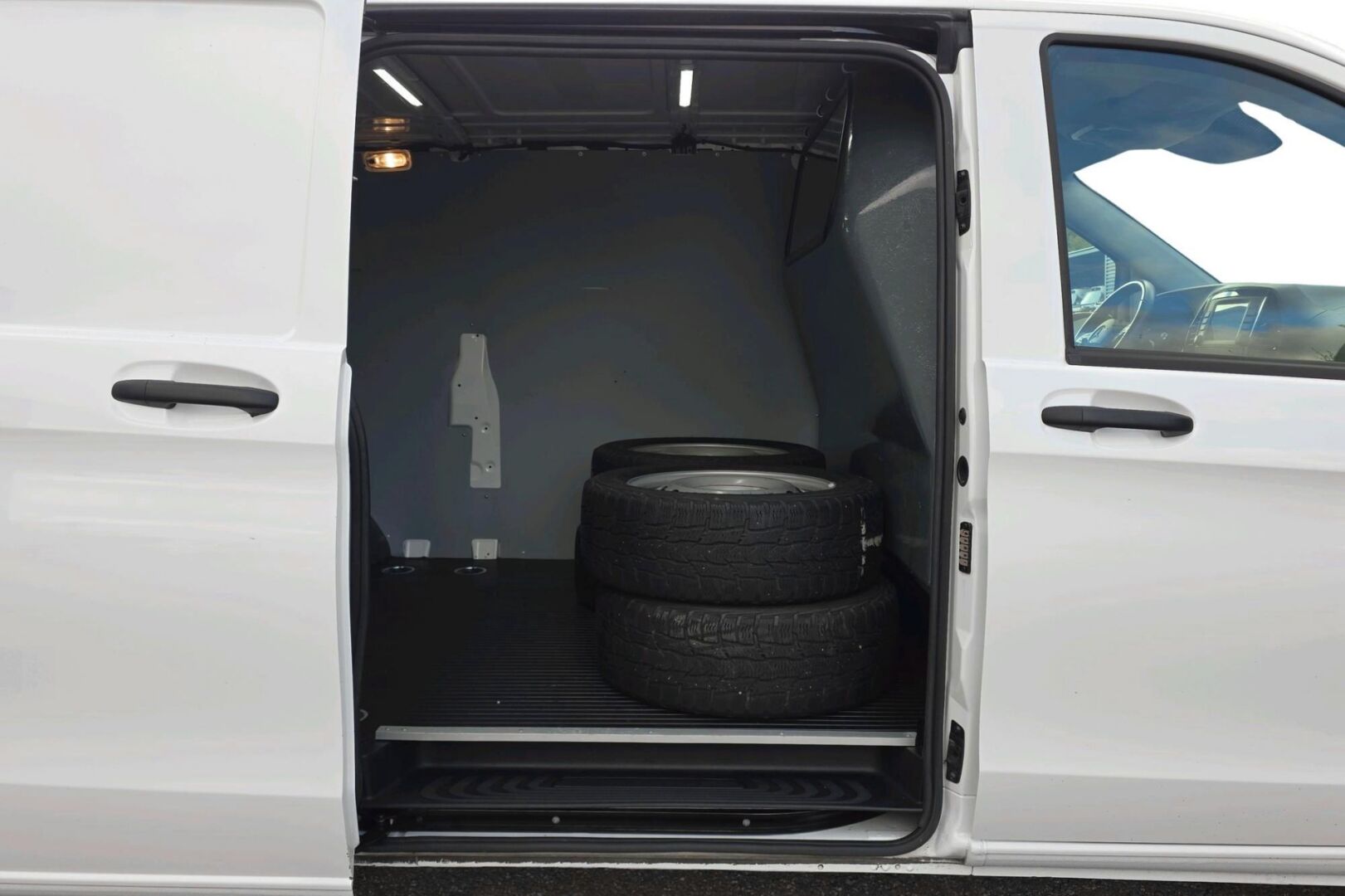 Mercedes-Benz Vito 2023, bild 5/21