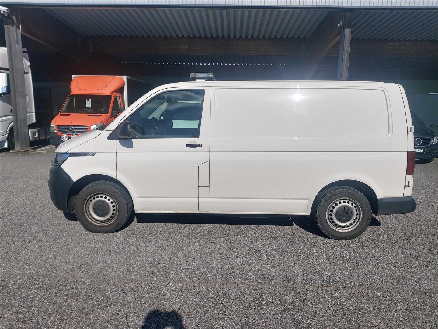 Volkswagen Transporter 2020, kuva 2/11