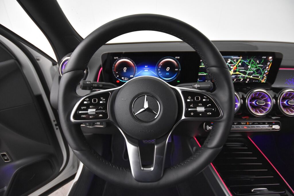 Mercedes-Benz EQB 2022 300 4Matic Business / Electric Art / 7 paikainen / Keyless-Go / Navi / ** 2 vuoden takuu **