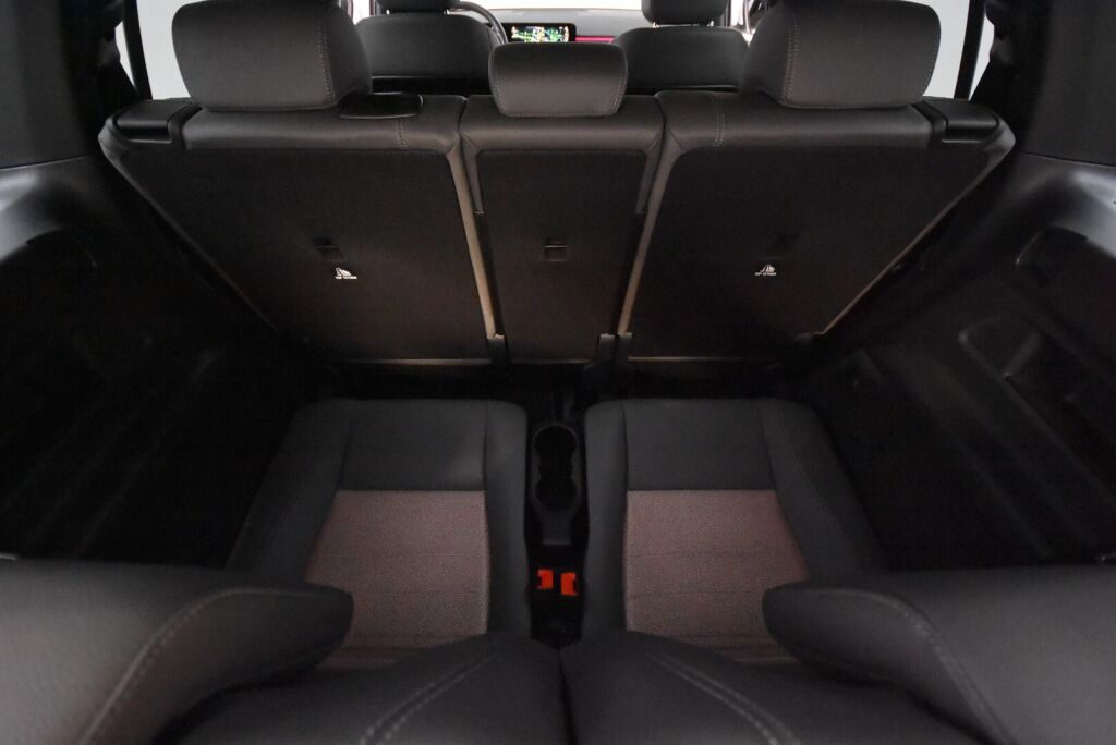 Mercedes-Benz EQB 2022 300 4Matic Business / Electric Art / 7 paikainen / Keyless-Go / Navi / ** 2 vuoden takuu **