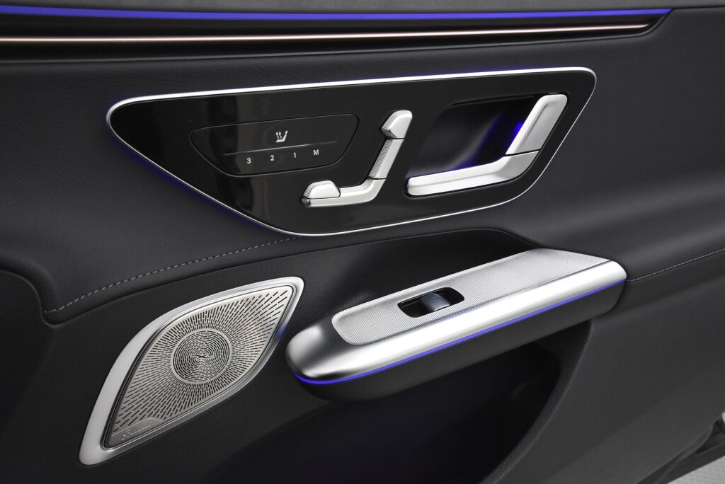 Mercedes-Benz EQE 2022 350 AMG + Advanced Plus, Panorama, Burmester, Digital Light