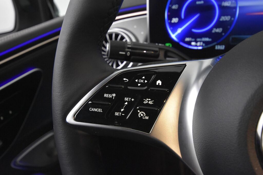 Mercedes-Benz EQE 2022 350 AMG + Advanced Plus, Panorama, Burmester, Digital Light