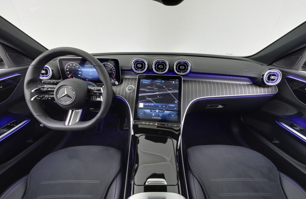 Mercedes-Benz C 2022 300 e T A Business AMG + Ajoavustimet, Panorama, KeylessGo, 360, Koukku