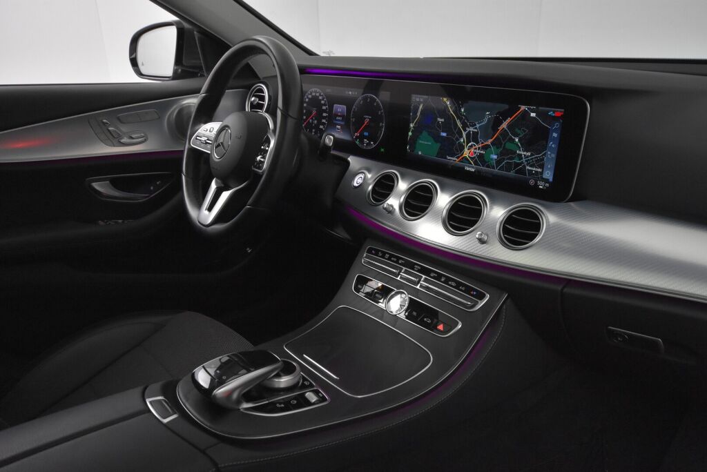 Mercedes-Benz E 2020 300 de T A Business Avantgarde + Panorama, Ajoavustimet, Muistipaketti, Burmester, Keyless Go