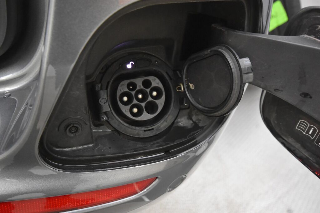Mercedes-Benz E 2020 300 de T A Business Avantgarde + Panorama, Ajoavustimet, Muistipaketti, Burmester, Keyless Go