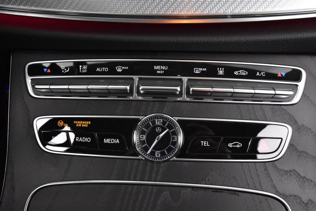 Mercedes-Benz E 2019 300 e A eQ Power Business Edition ** 2 Vuoden takuu **