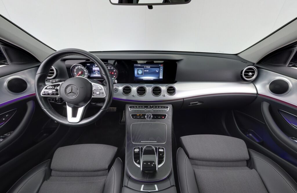Mercedes-Benz E 2019 300 e A eQ Power Business Edition ** 2 Vuoden takuu **