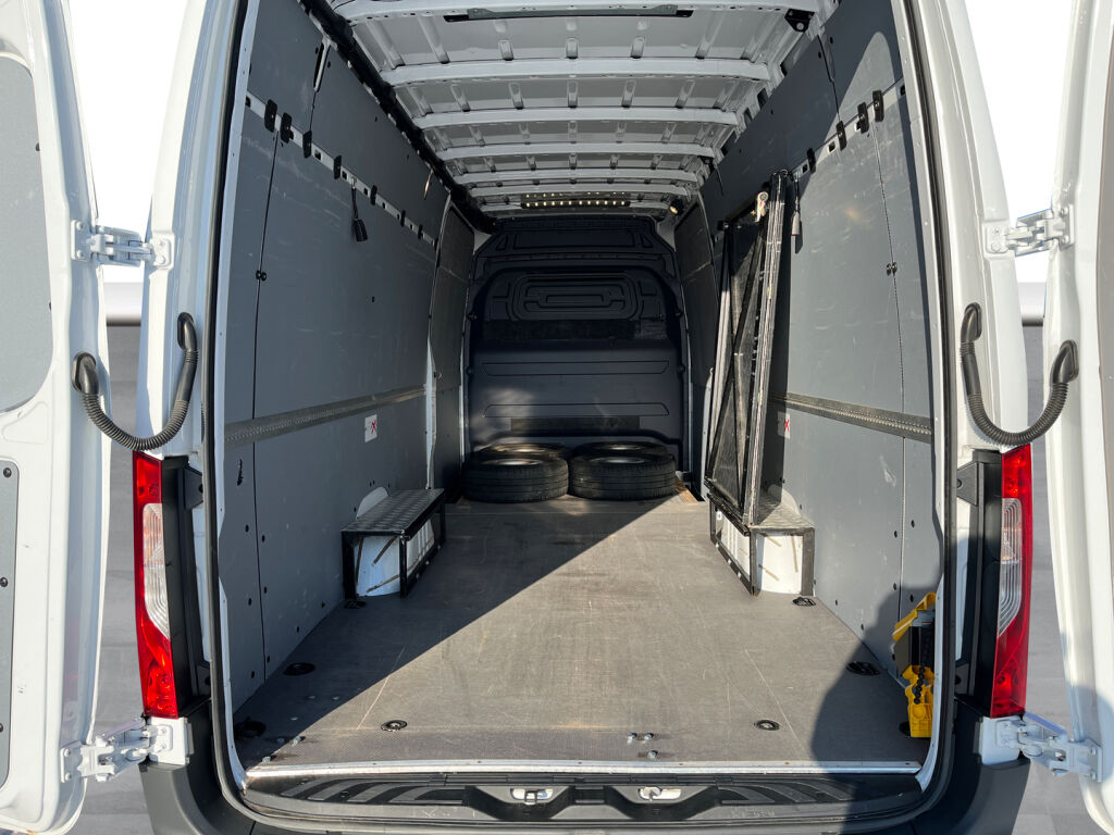 Mercedes-Benz SPRINTER 2019 419CDI RWD extrap. A4 A 3,0 V6 moottori