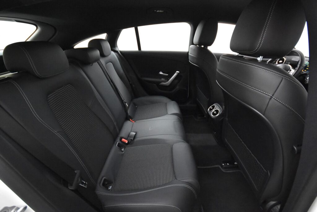 Mercedes-Benz CLA 2021 180 A Shooting Brake Business Progressive **Distonic, navi**