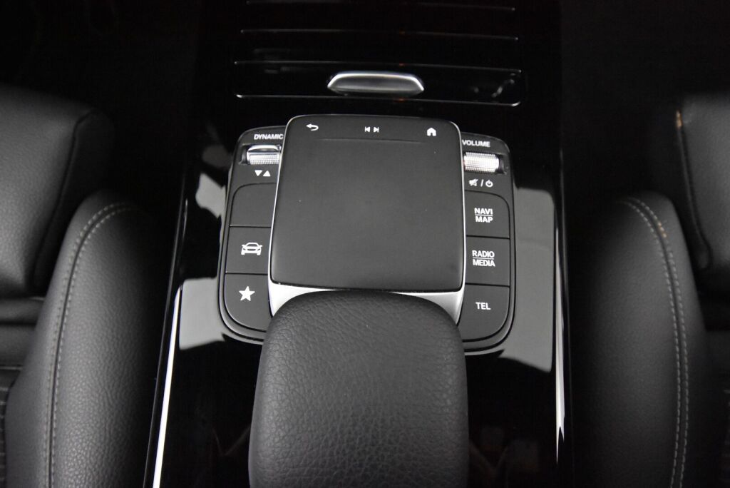 Mercedes-Benz CLA 2021 180 A Shooting Brake Business Progressive **Distonic, navi**