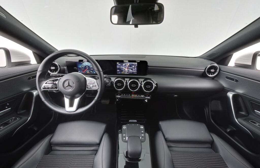 Mercedes-Benz CLA 2021 180 A Shooting Brake Business Progressive **Distonic, navi**