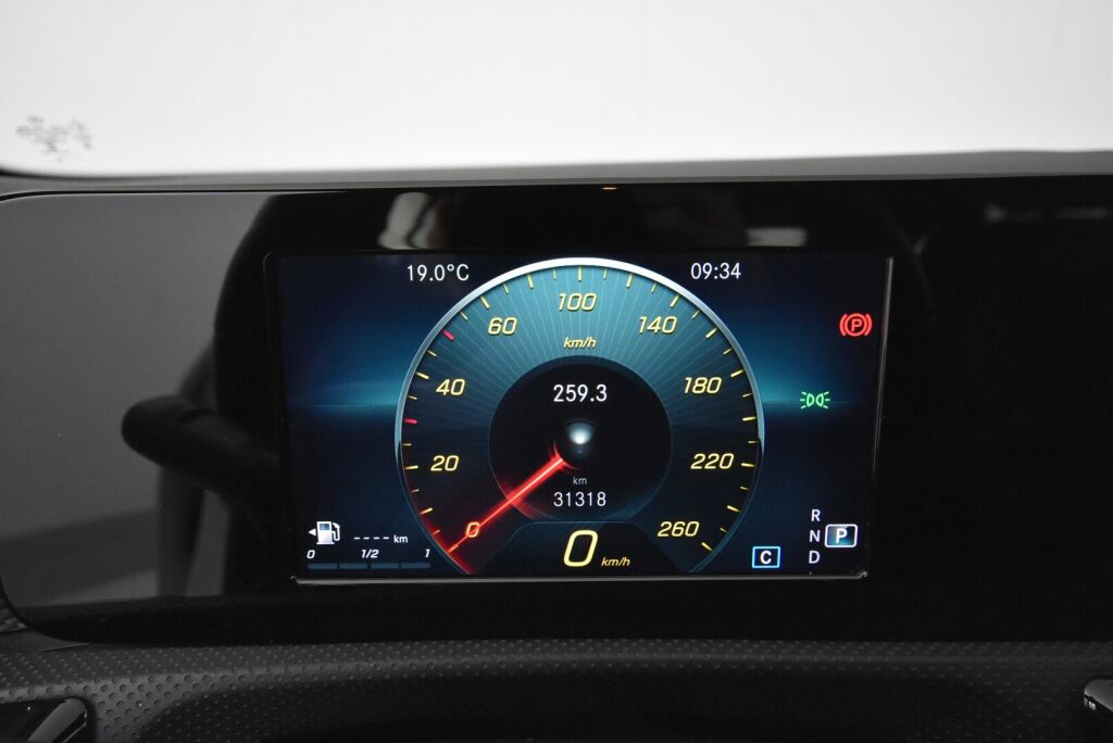 Mercedes-Benz CLA 2021 180 A Shooting Brake Business Progressive **Distonic, navi**